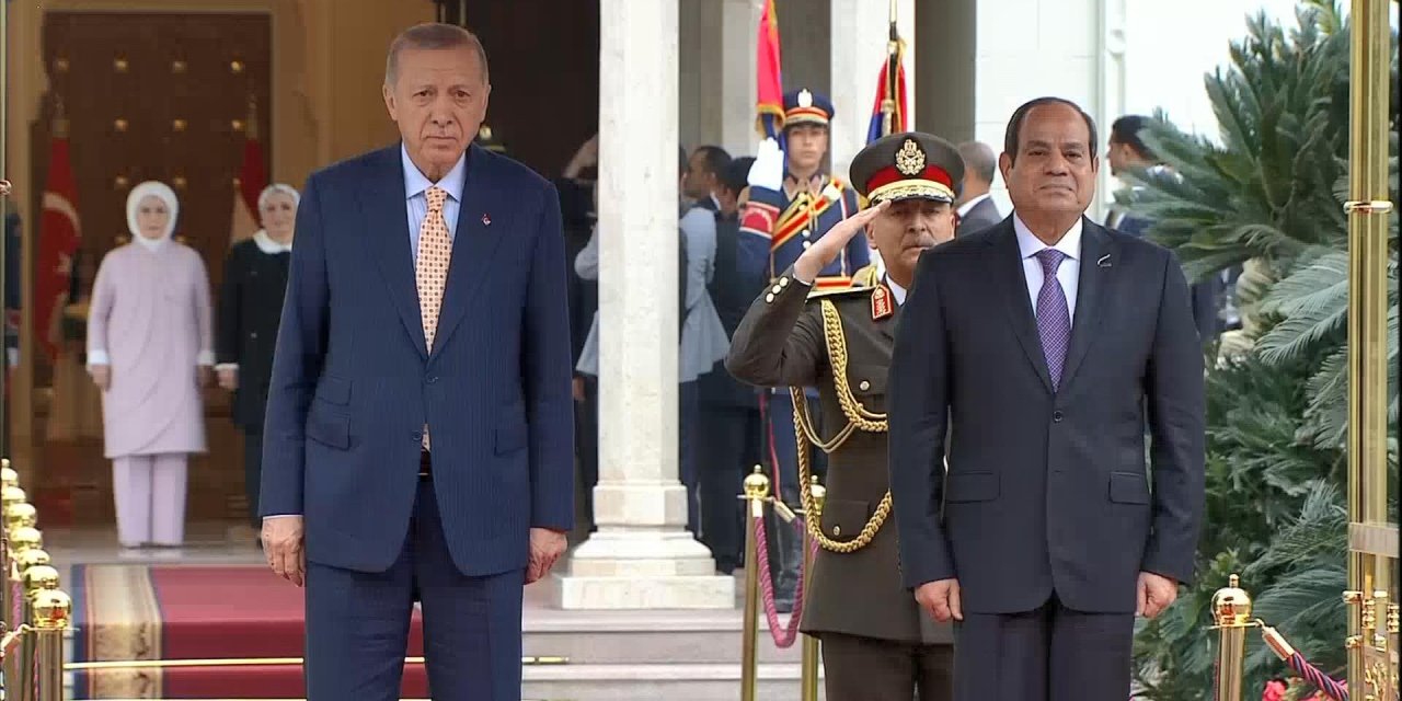 Cumhurbaşkanı Erdoğan, Mısır’da Resmi Törenle Karşılandı