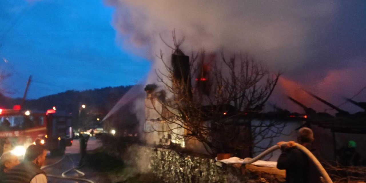 Tek Yaşadığı Evinde Çıkan Yangında Öldü