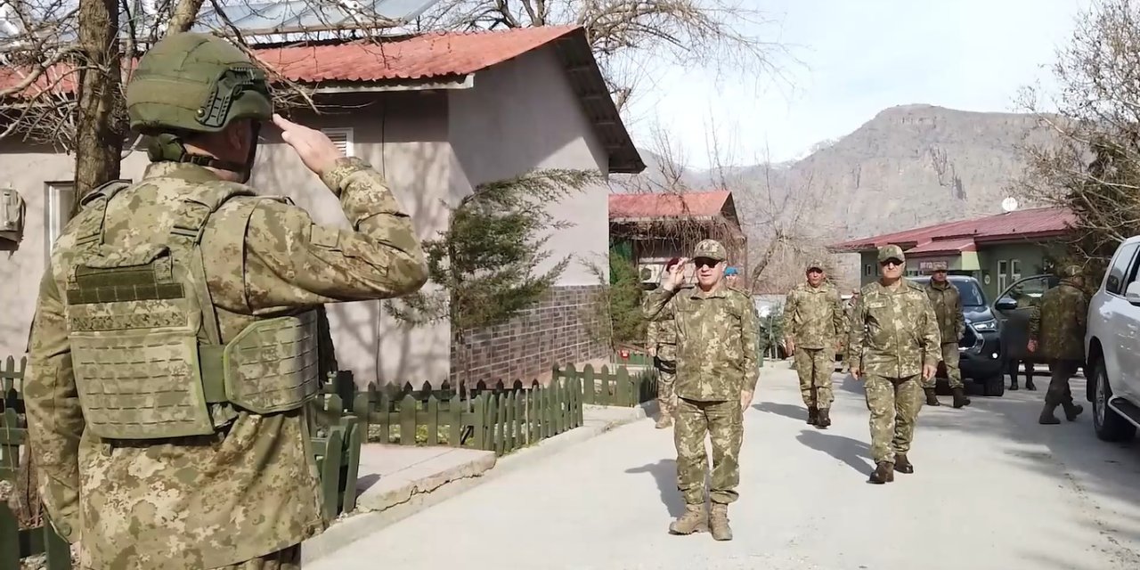 Orgeneral Bayraktaroğlu, Hakkari Ve Şırnak'ta Denetlemelerde Bulundu