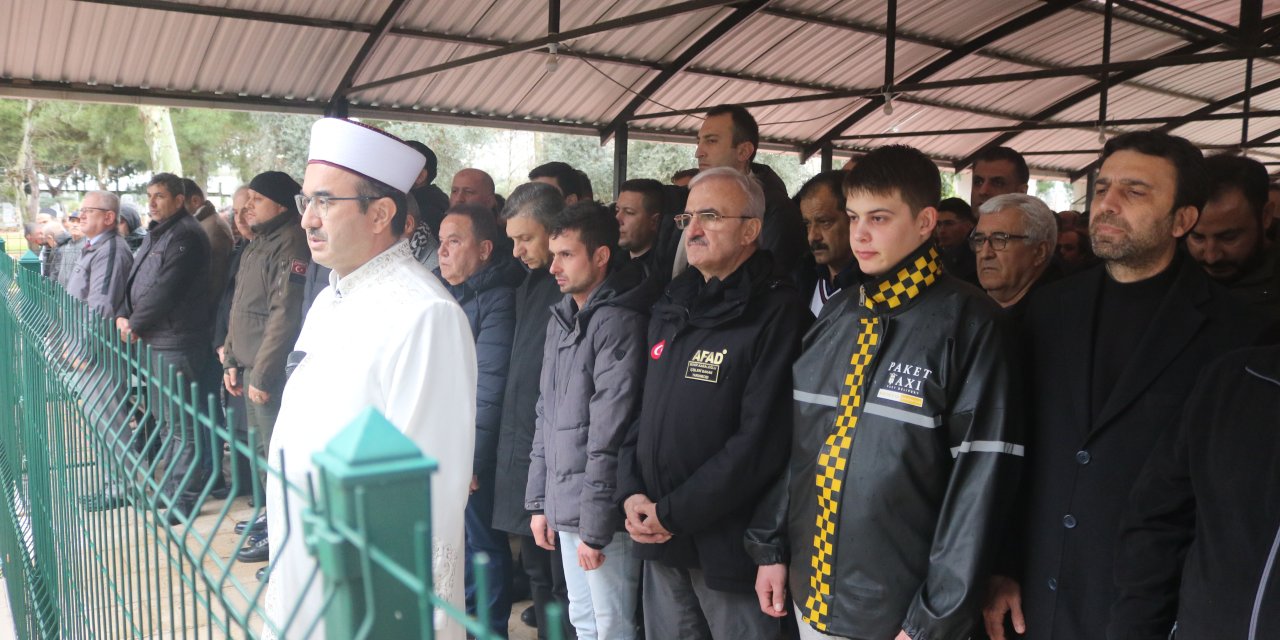 Antalya'da Sağanakta Ölen Sürücü Toprağa Verildi