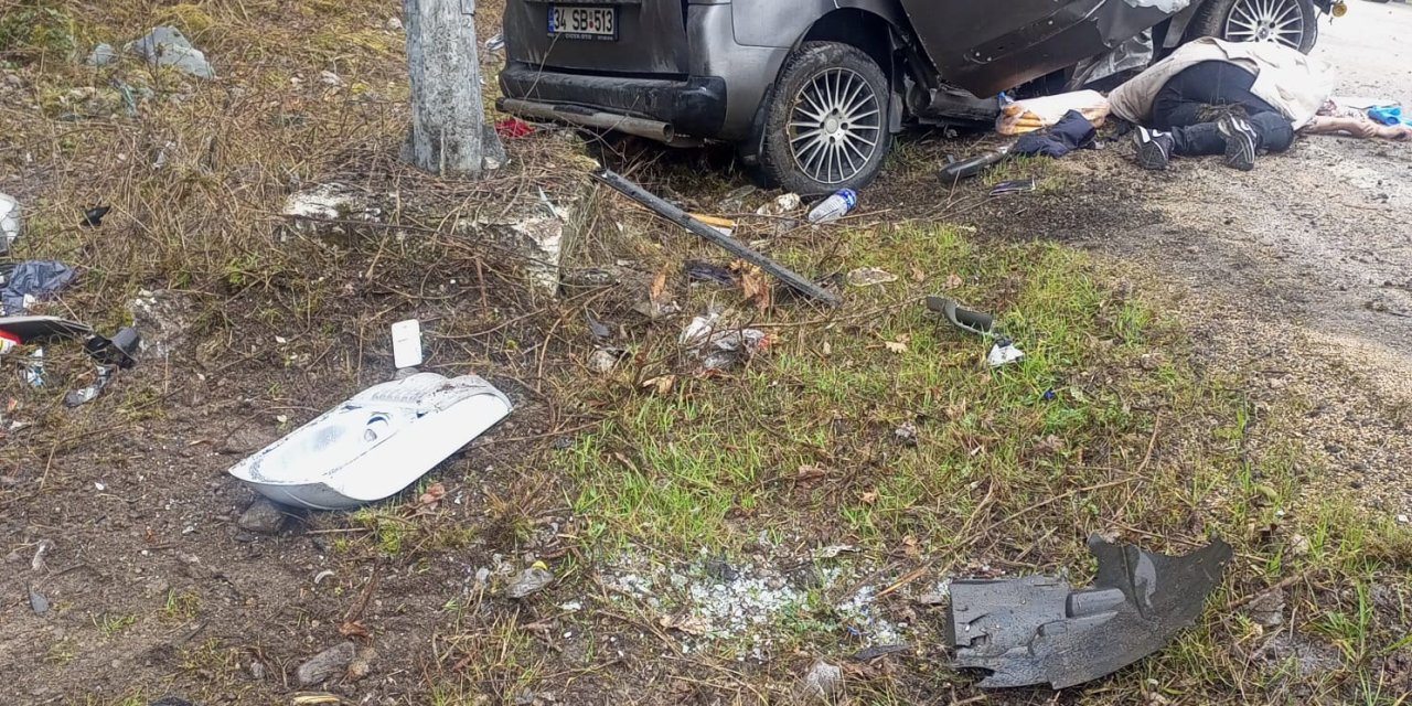 Yakınlarının Cenazesine Giderken Kaza Yaptılar: 2 Ölü, 3 Yaralı
