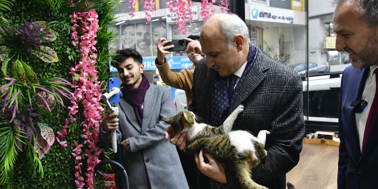 Saadet Partisi İbb Başkan Adayı Birol Aydın, Kağıthane’de Esnaf Ziyaretinde Bulundu