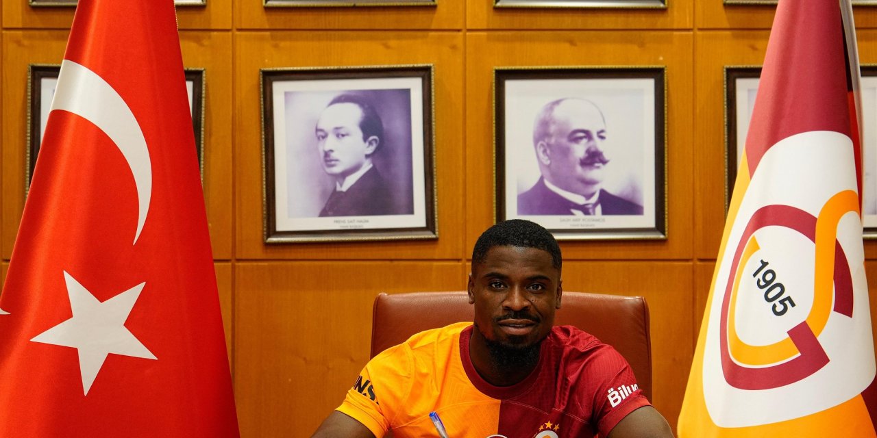 Serge Aurier İçin İmza Töreni Düzenlendi
