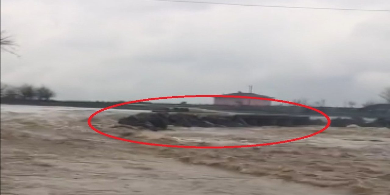 Diyarbakır’da Dere Taştı; Ev Ve Ahırları Su Bastı