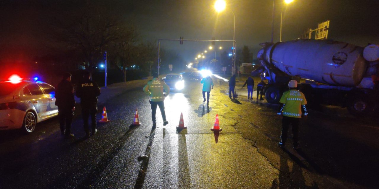 Şanlıurfa'da Sağanak; Dere Taştı, Viranşehir Karayolu Ulaşıma Kapatıldı