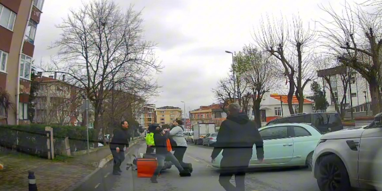 Güngören'de tekme tokat yol verme kavgası kamerada