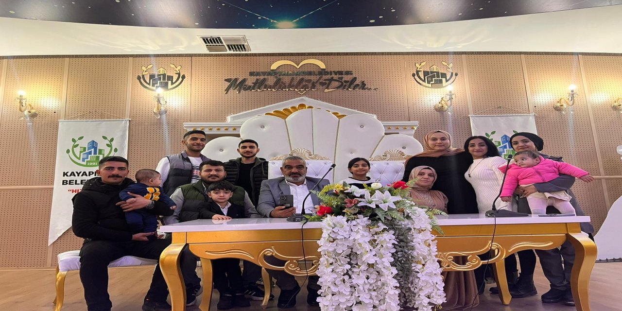 12 torun ve 7 çocukla nikah tazelediler