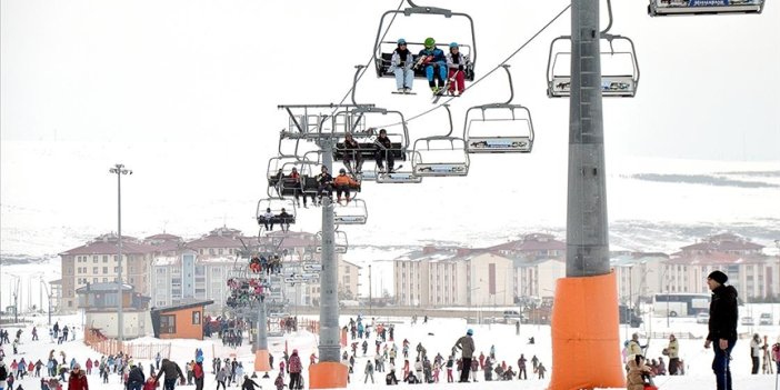 Sarıkamış Kayak Merkezi'ndeki oteller, sezonu dolu geçiriyor