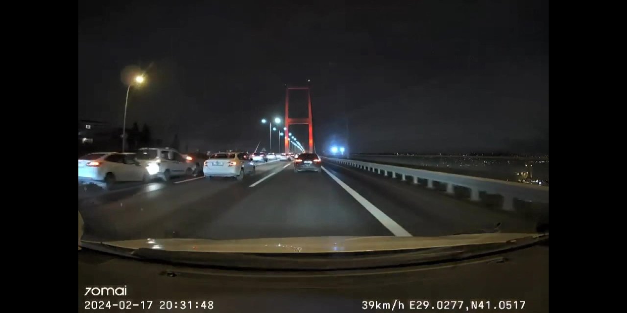 15 Temmuz Şehitler Köprüsü'nde 6 aracın karıştığı zincirleme kaza kamerada