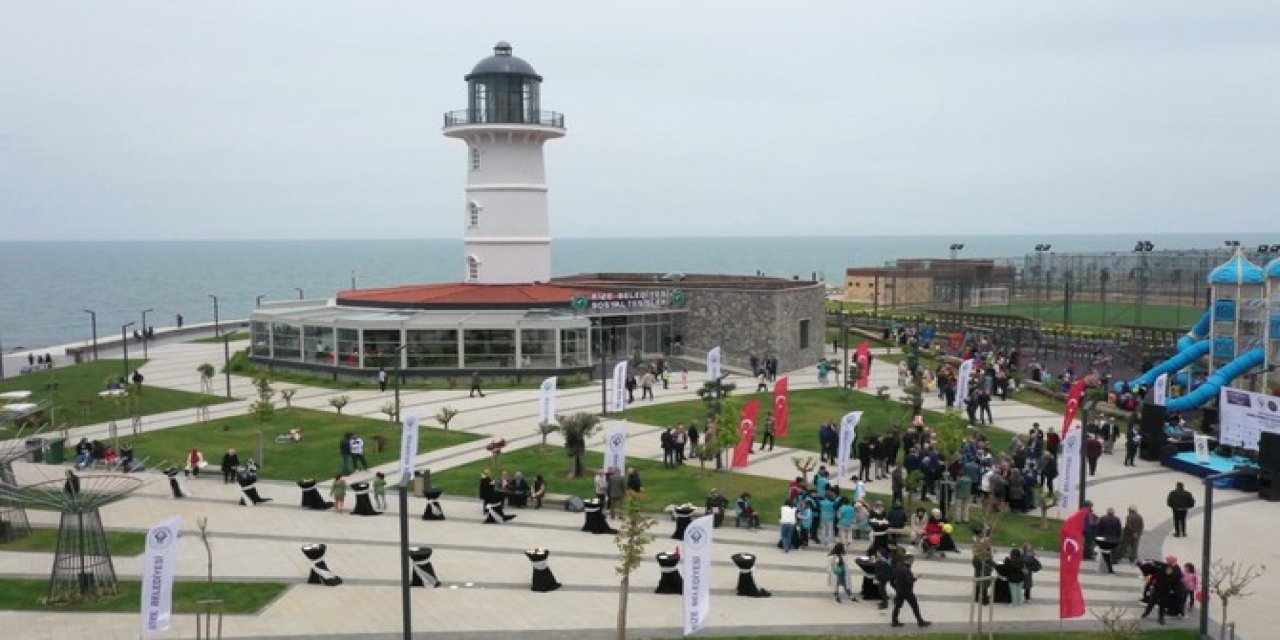 Rize'de Deniz Feneri Sosyal Tesisi ve Deniz Müzesi açıldı