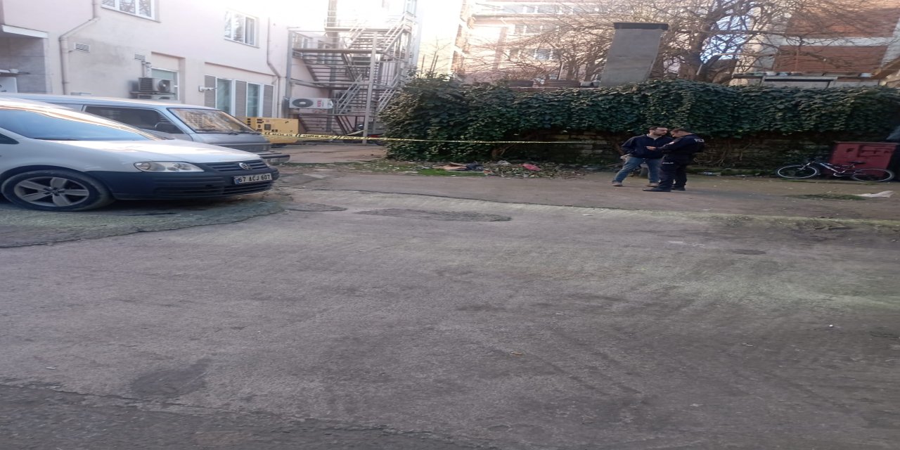 Kavgada bıçaklanarak ağır yaralandı