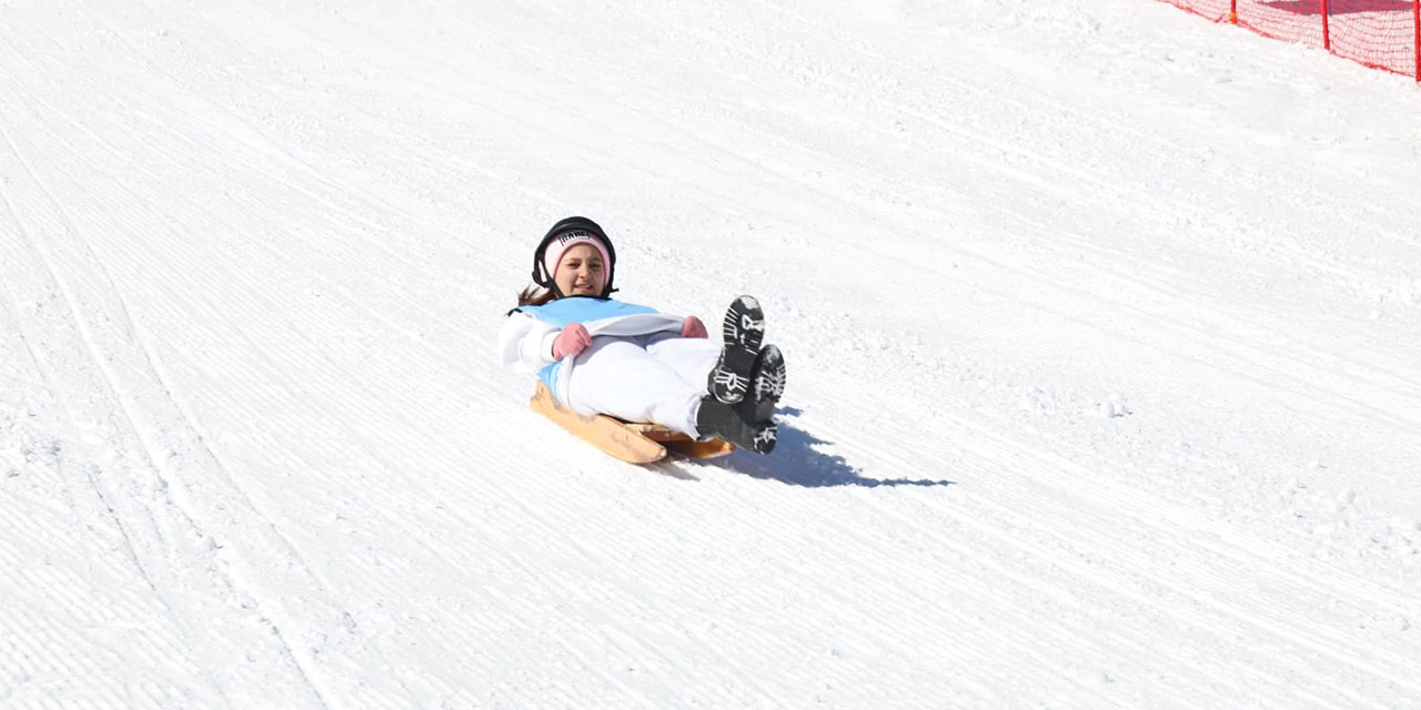 Artvin’de renkli Dağ Kızağı yarışları