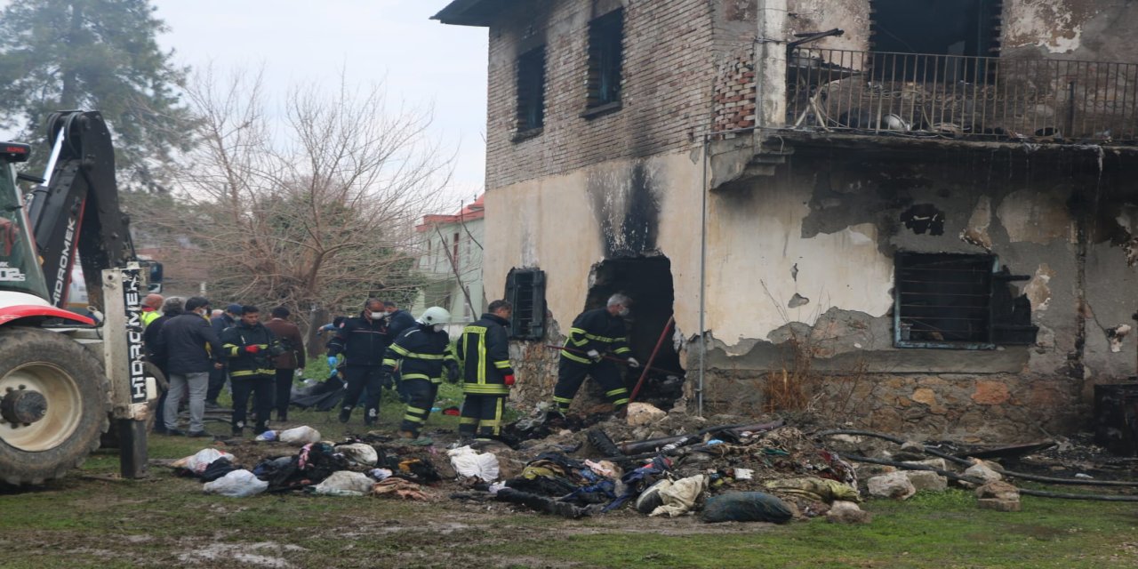 Adana'da evde çıkan yangında anne ve 2 oğlu öldü