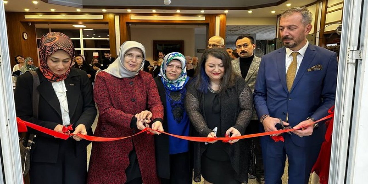 Rize’de “Sanat İyidir” adlı karma resim sergisi açıldı