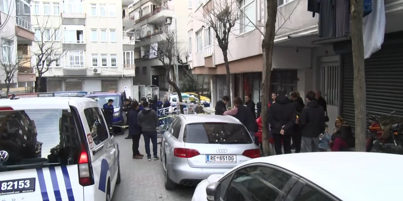 Güngören'de Kaldırım Çöktü: 3 Yaralı