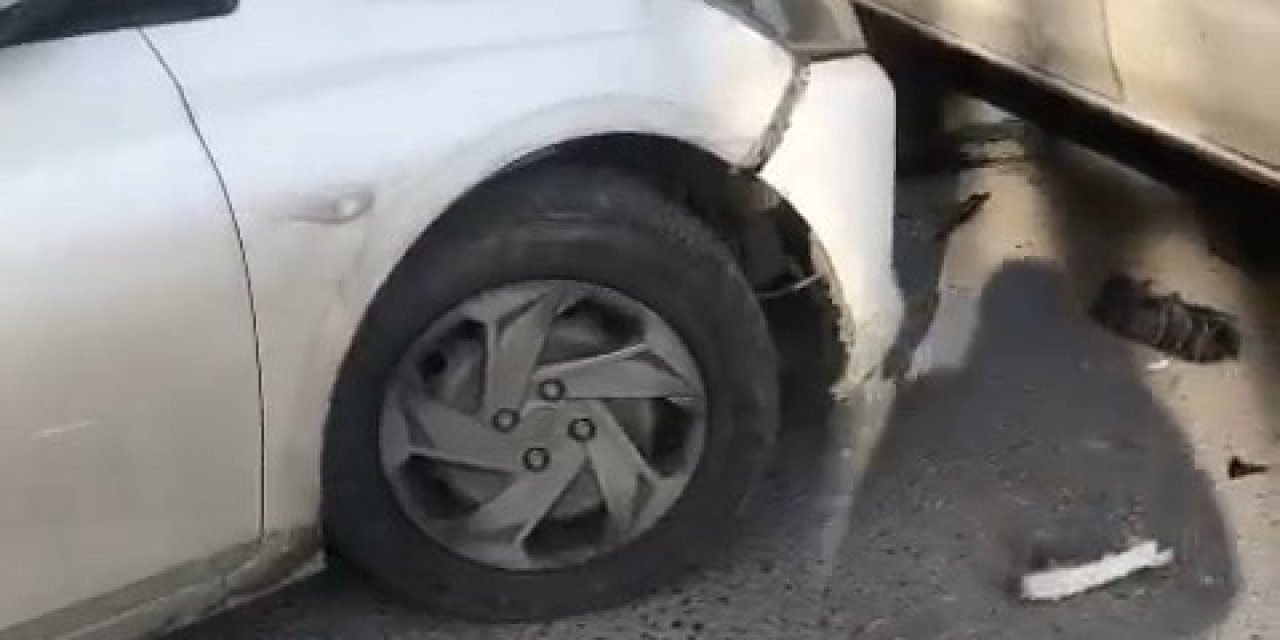 Avcılar'da Otomobilin Yayaya Çarptığı Anlar Kamerada