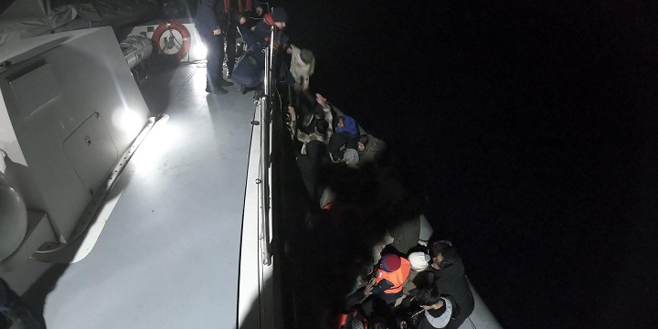 Kuşadası'nda 38'i Çocuk, 90 Kaçak Göçmen Kurtarıldı