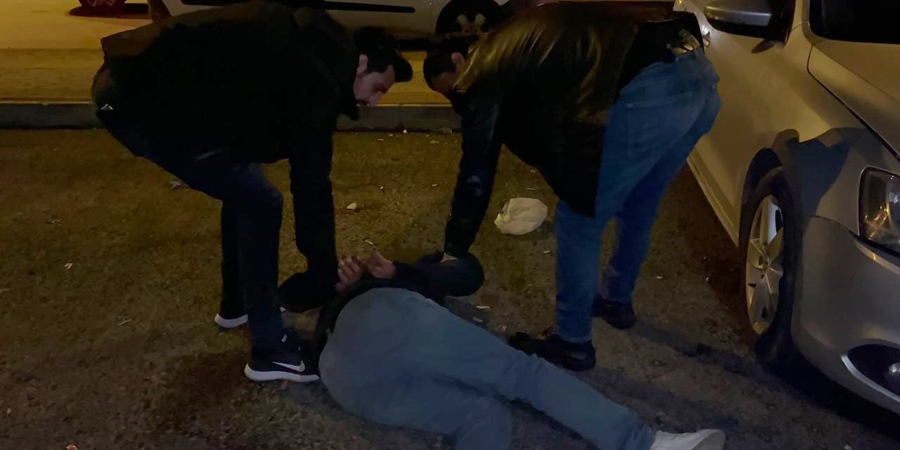 Bursa Polisten Kaçarken Kaza Yaptı; Yanındaki Firari Hükümlü Arkadaşı İle Birlikte Yakalandı