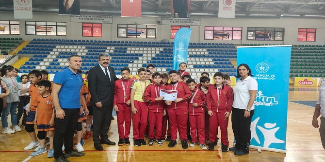 Rize’de Hentbol Küçükler Yarı Finali Sona Erdi