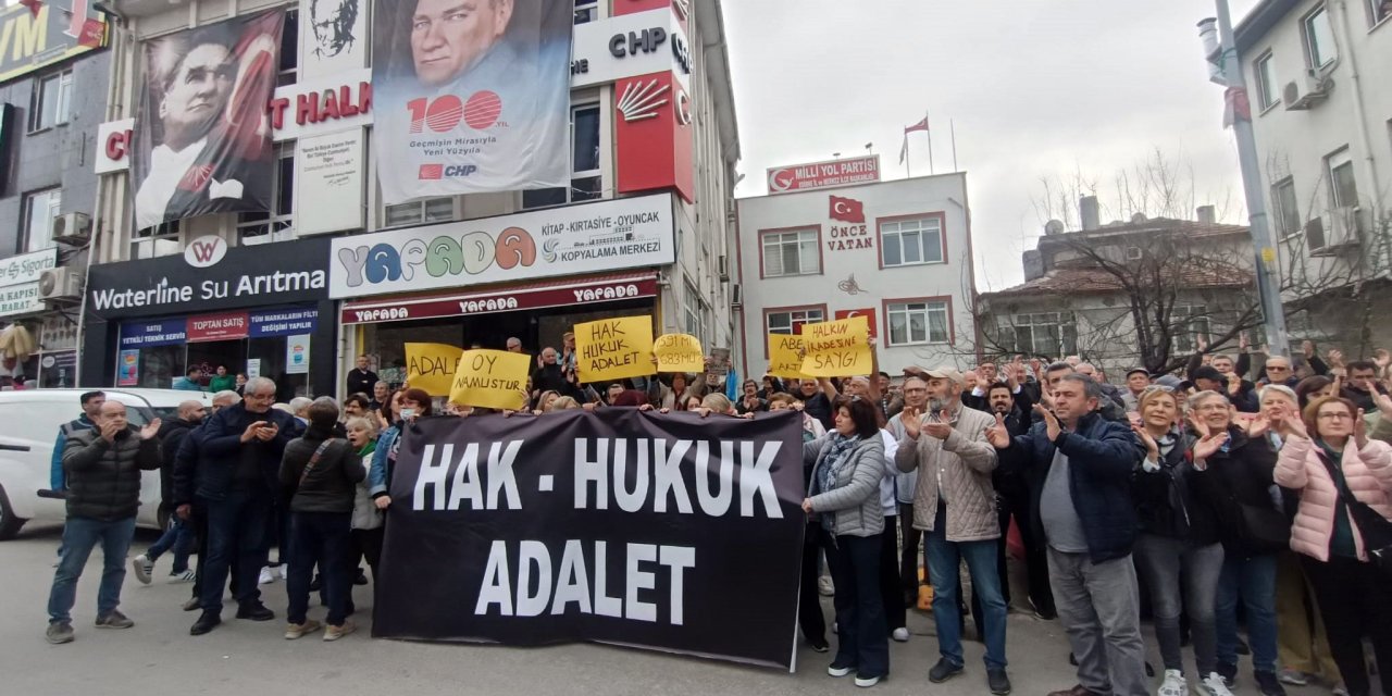 Edirne'de Chp İl Başkanlığı Önünde, 'Adayımızı Geri İstiyoruz' Eylemi