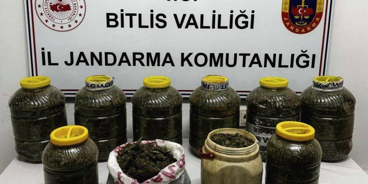 Bitlis'te, Otomobilde 11 Kilo Skunk Ele Geçirildi