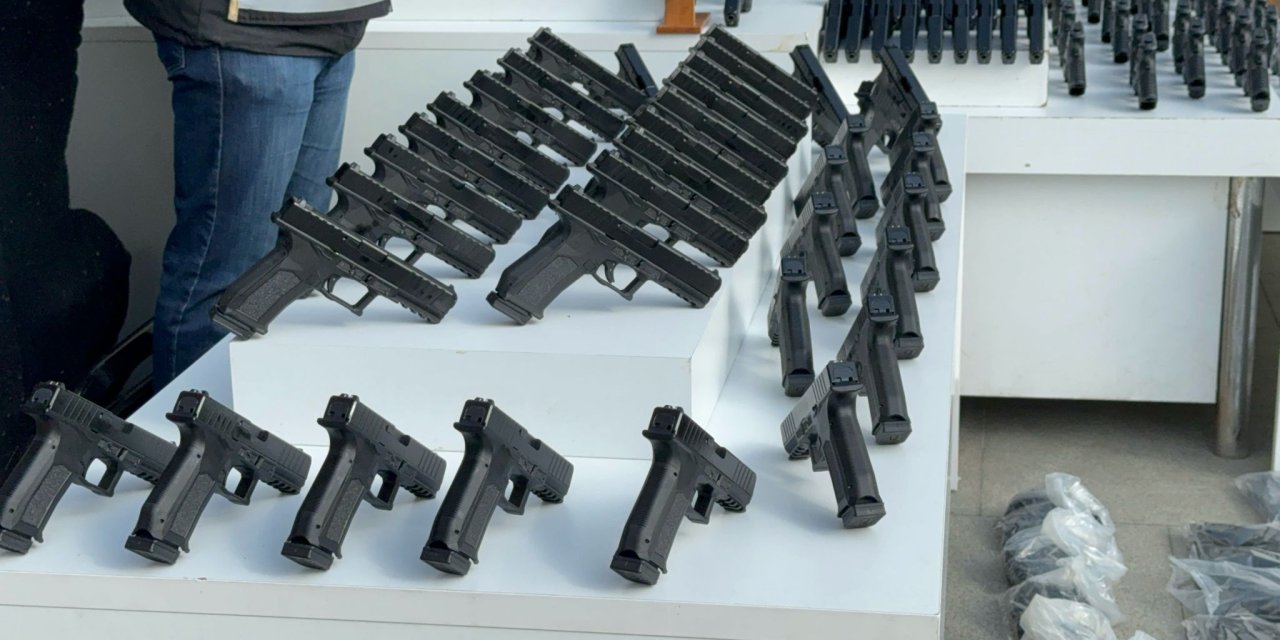 İstanbul'da Düzenlenen 4 Ayrı Operasyonda 432 Tabanca Ele Geçirildi