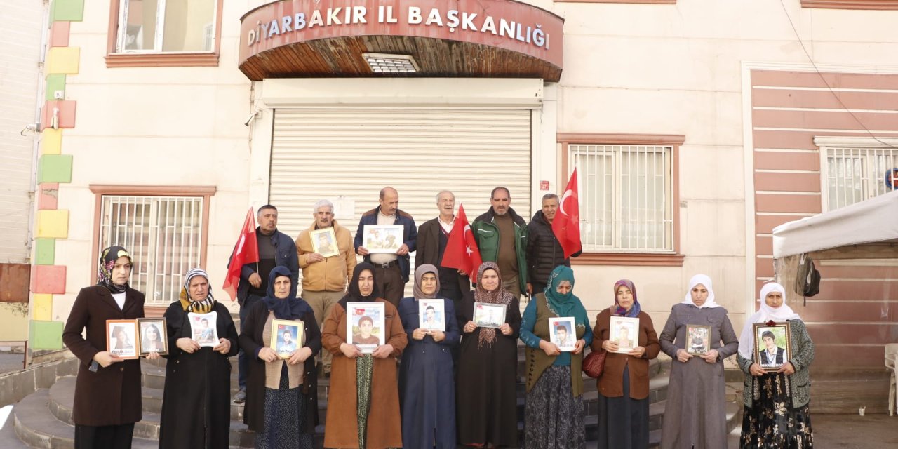 Evlat Nöbetindeki Anne: Kızım 10 Yıldır Yolunu Gözlüyorum, Gel Teslim Ol