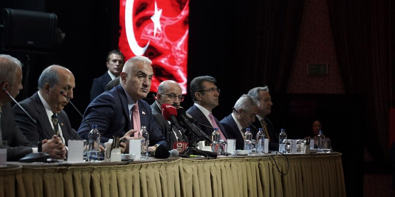 Bakan Ersoy: Yerel Yönetim Seçimlerinde Mutlaka Adaylarınızdan Turizm Master Planlarını İsteyin