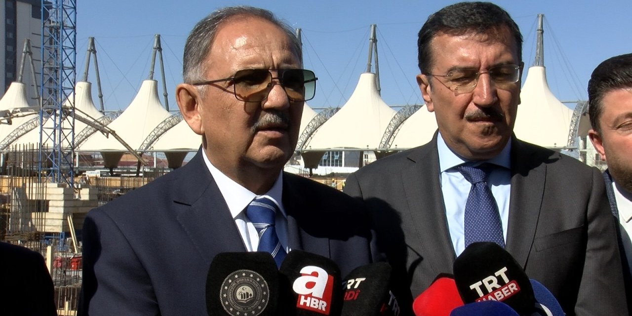 Bakan Özhaseki: Deprem Bölgesi İçin Müthiş Mücadele Veriyoruz