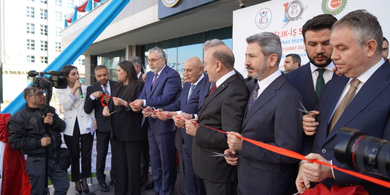 Bakan Işıkhan, Öz Sağlık-iş Sendikası'nın Yeni Hizmet Binasını Açtı