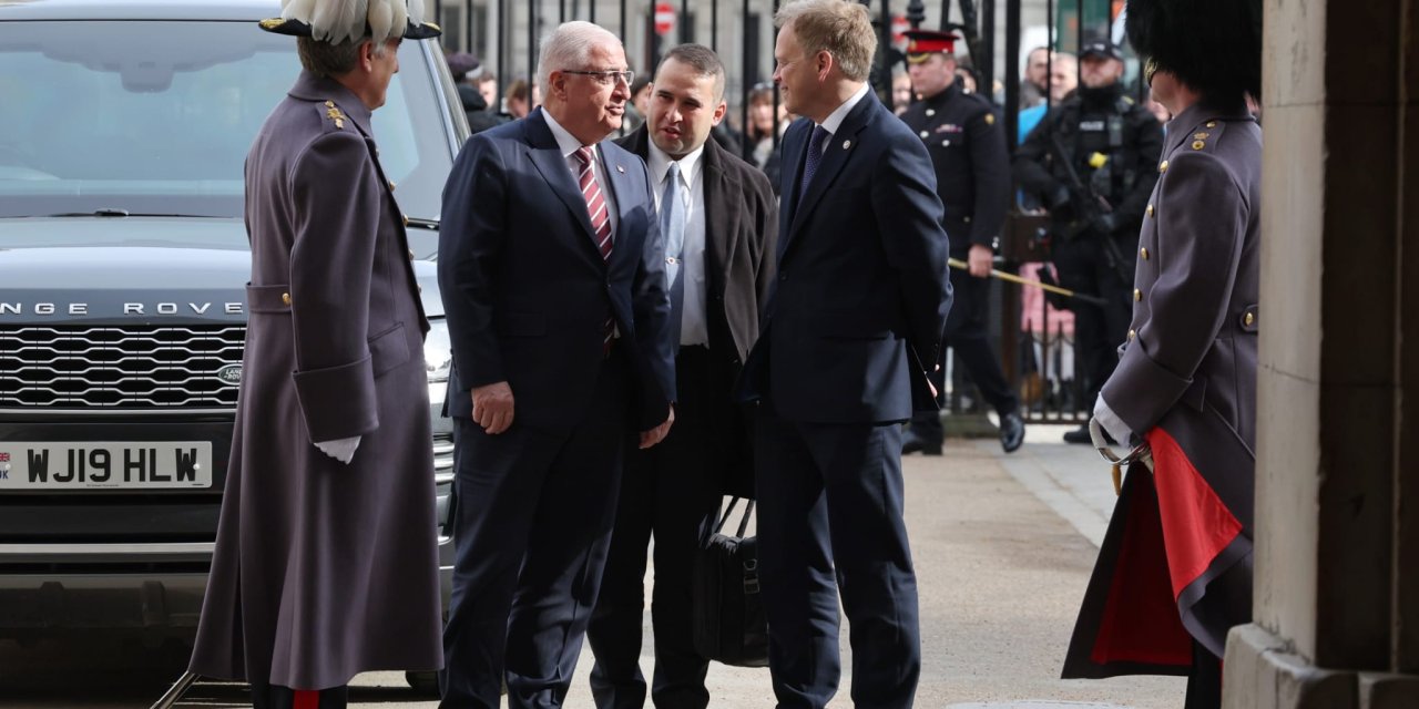 Bakan Güler, İngiltere'ye Gitti (2)