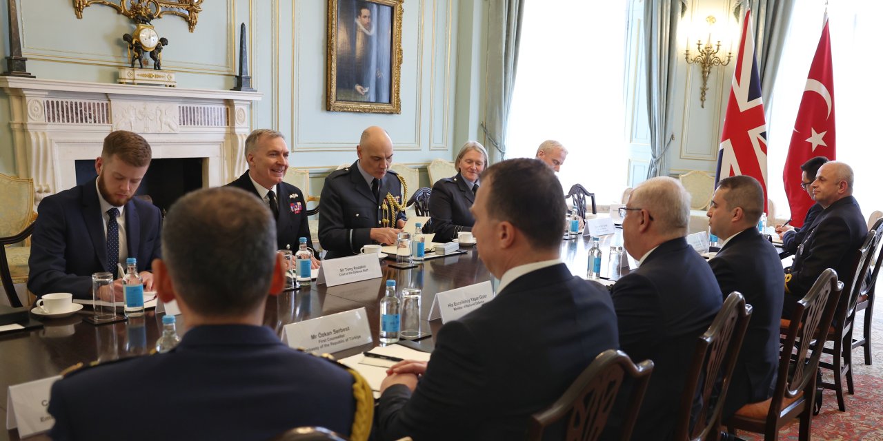 Bakan Güler, İngiltere'ye Gitti (3)