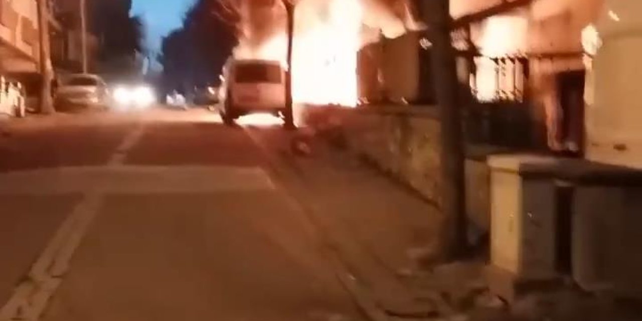 Avcılar'da 4 Katlı Tekstil Atölyesi Alev Alev Yanıyor-1