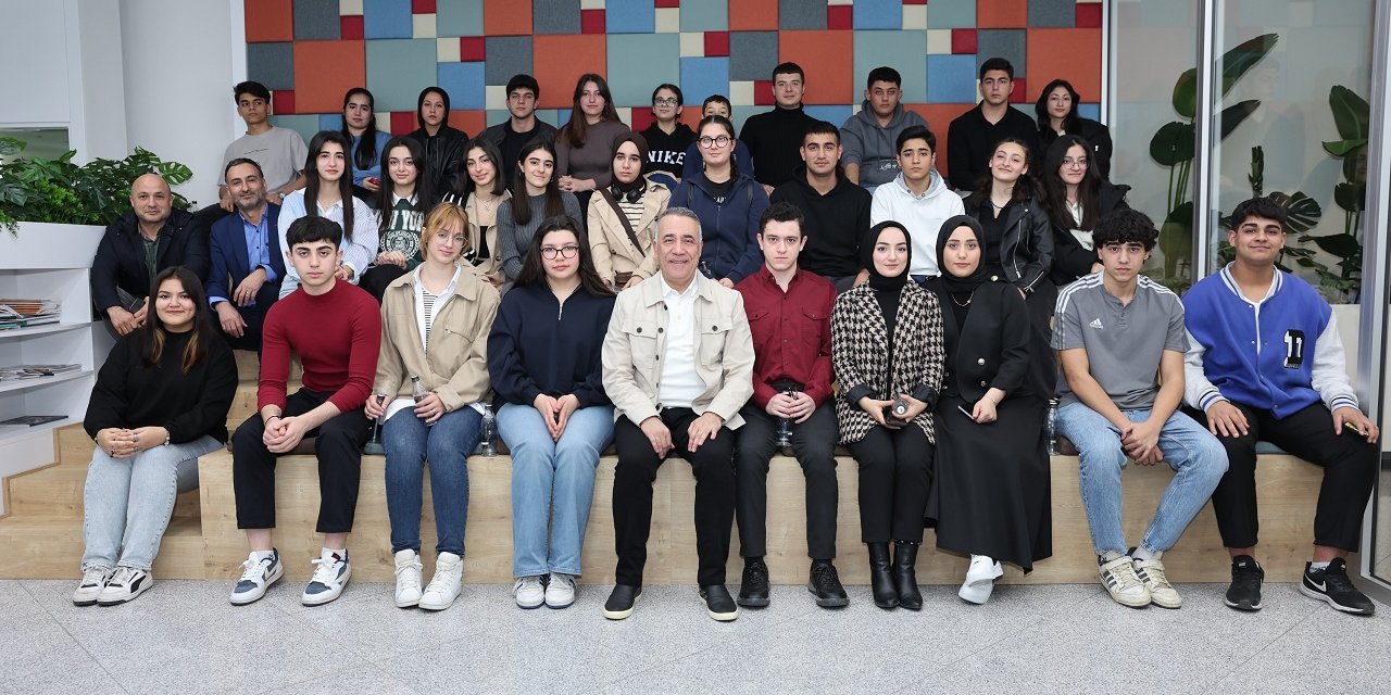 Sultangazi Belediye Başkanı Dursun: Gençlerimize Yatırım Geleceğimize Yatırımdır