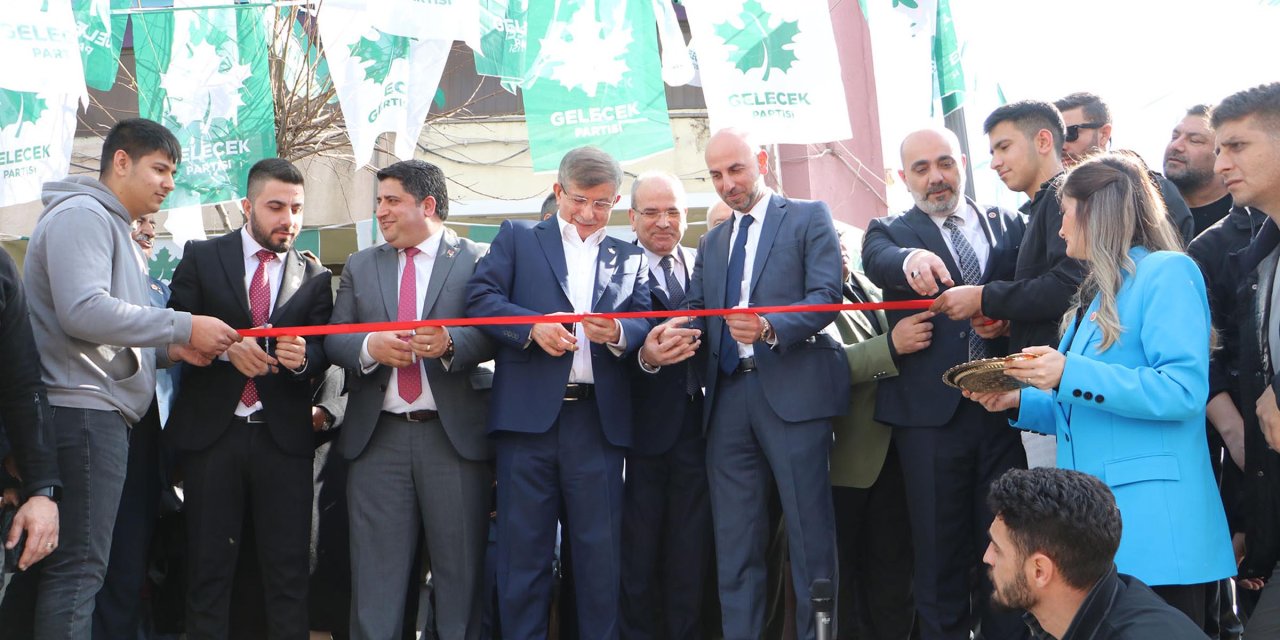 Davutoğlu: İktidarı Ya Da Muhalefeti Değil, Şehre Emanet Olarak Bakan Başkanları Seçeceğiz