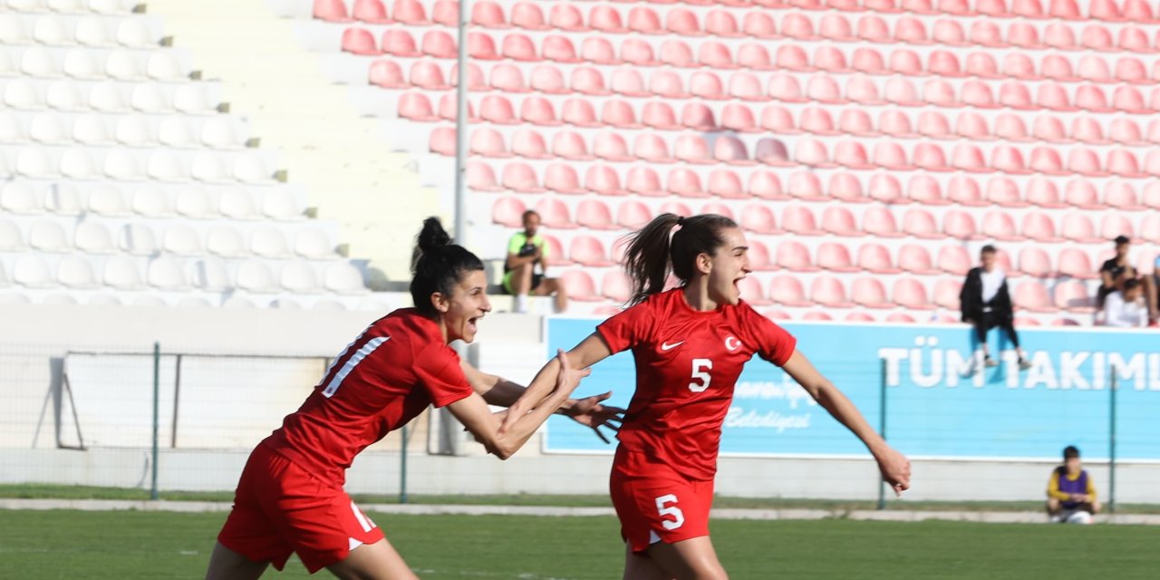 A Milli Kadın Futbol Takımı, Romanya'yı 1-0 Mağlup Etti