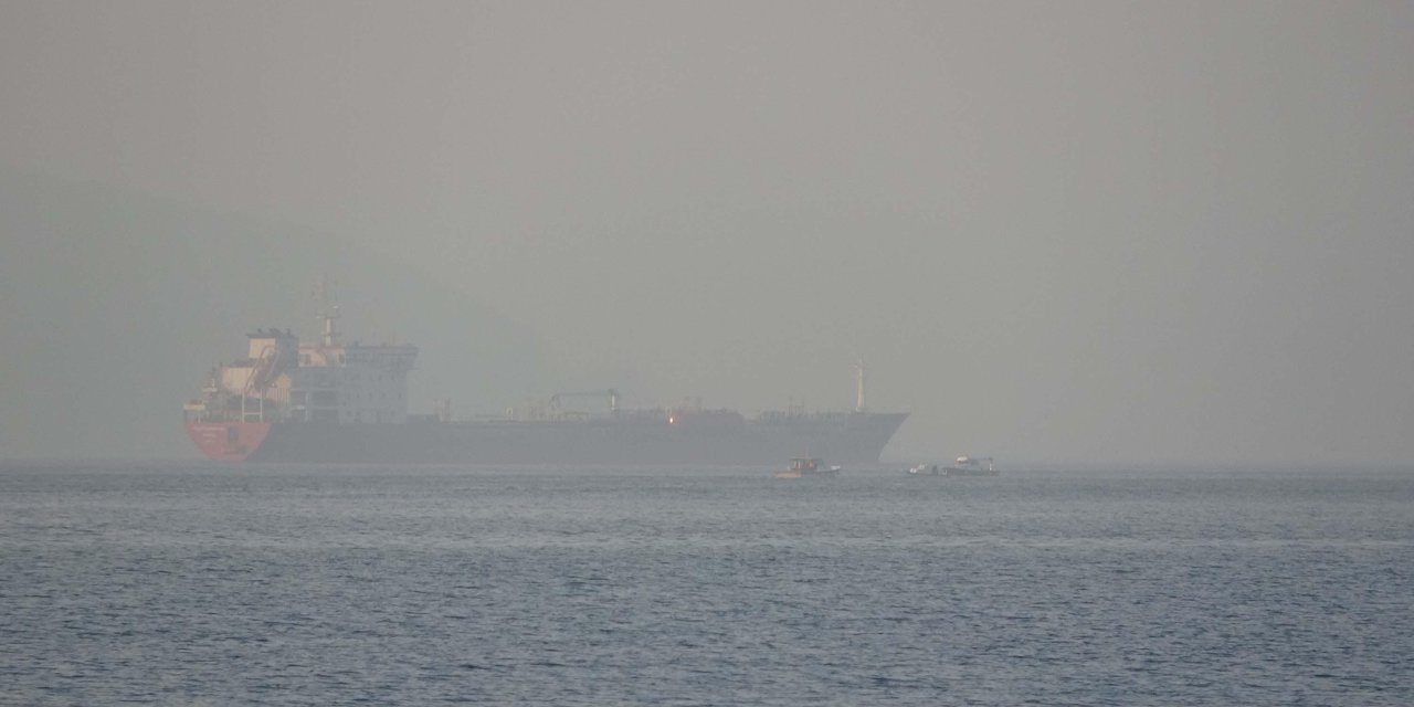 Çanakkale Boğazı'nda 'Sis'; Gemi Trafiği Çift Yönlü Askıya Alındı