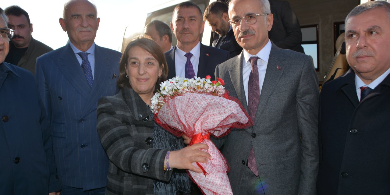 Bakan Uraloğlu: Biz Hizmet İçin Siyaset Yapıyoruz (2)