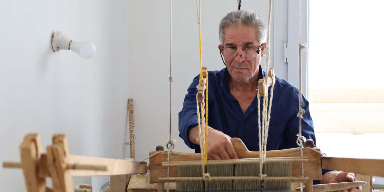 Asuri Geleneklerini Yaşatmak İçin Köydeki Evini Atölyeye Çevirdi