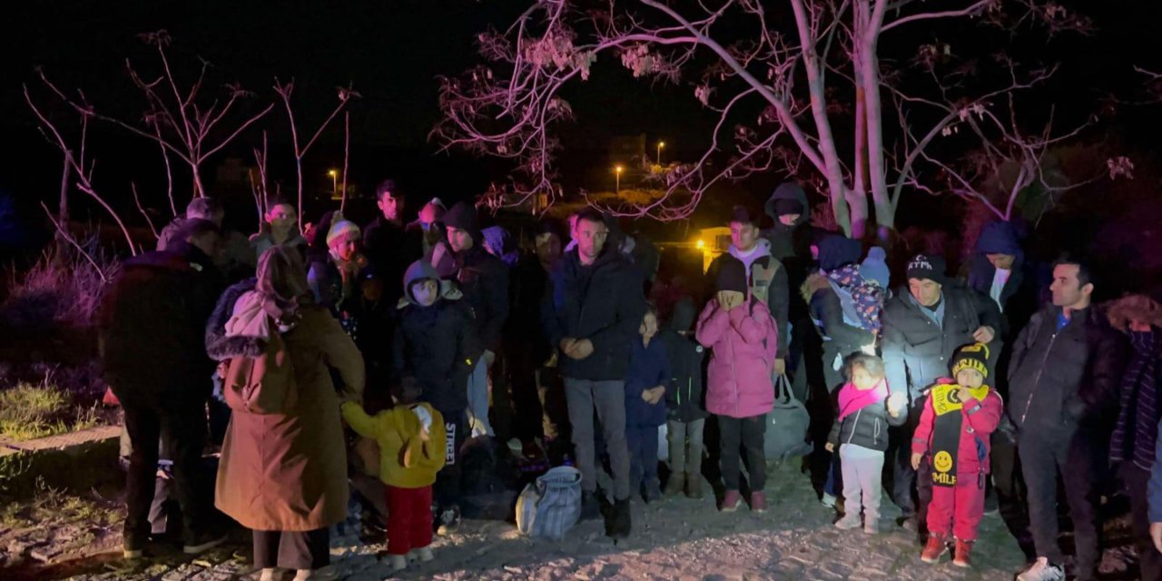 Çanakkale'de 70 Kaçak Göçmen İle 5 Organizatör Şüphelisi Yakalandı