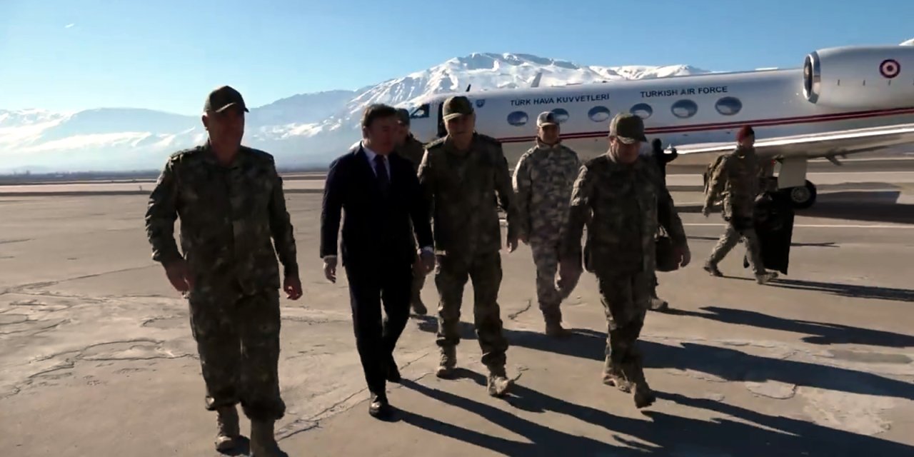 Genelkurmay Başkanı Orgeneral Gürak, İran Hududunda İncelemelerde Bulundu