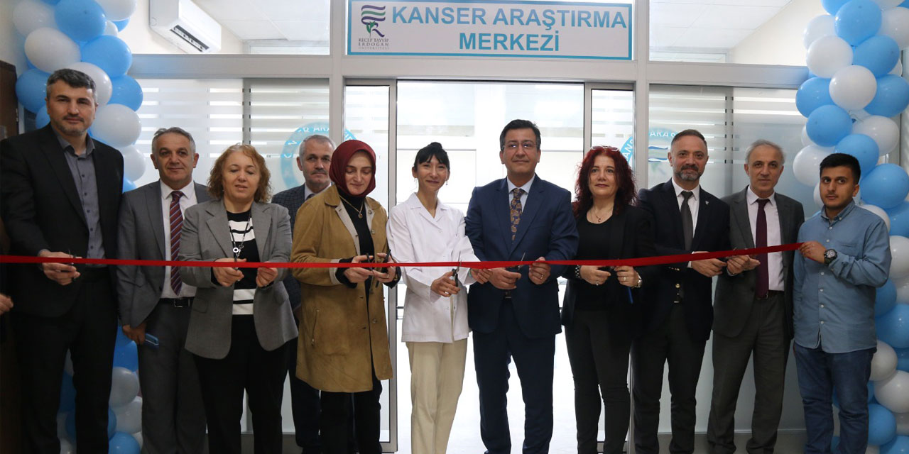 Recep Tayyip Erdoğan Üniversitesinde Kanser Araştırma Laboratuvarı açıldı