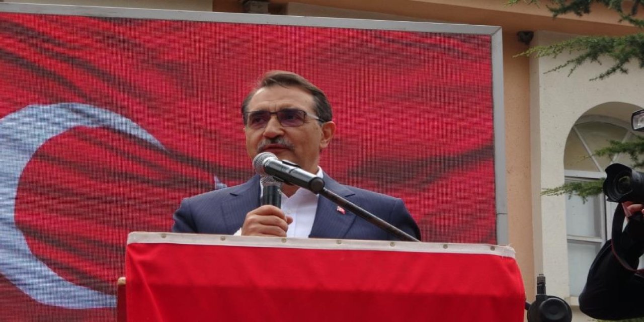 Bakan Dönmez: "Trabzon’a, Rize’ye giderler milliyetçi kesilirler, Diyarbakır’a giderler özerklik getireceğiz derler"