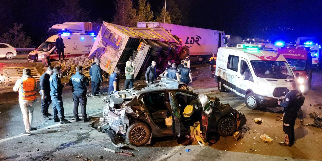 Adana’da 13 aracın karıştığı zincirleme trafik kazası: 7 ölü, 7 yaralı