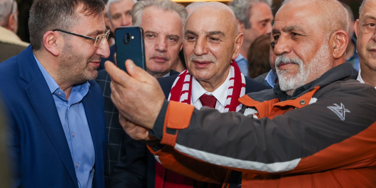 Turgut Altınok: Rakibim Bütün Mesaisini Cumhurbaşkanı Adaylığına Harcadı