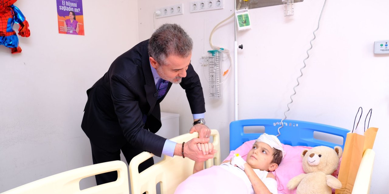 Suat Kılıç, Köpek Saldırısında Yaralanan Tunahan'ı Ziyaret Etti