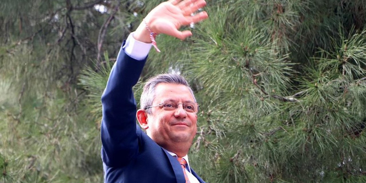 Özgür Özel: Emekliyle Çalışanı Karşı Karşıya Getirmeye Çalışıyor