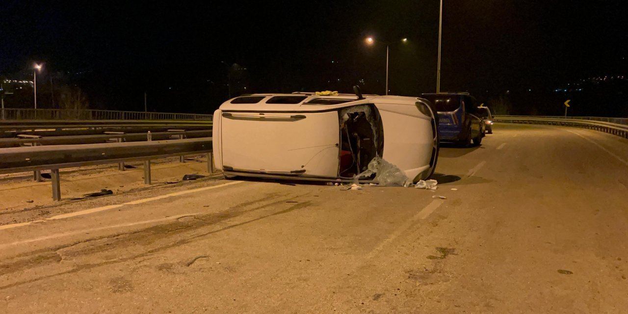 Bursa'da Kontrolden Çıkan Hafif Ticari Araç Taka Attı: 4 Yaralı