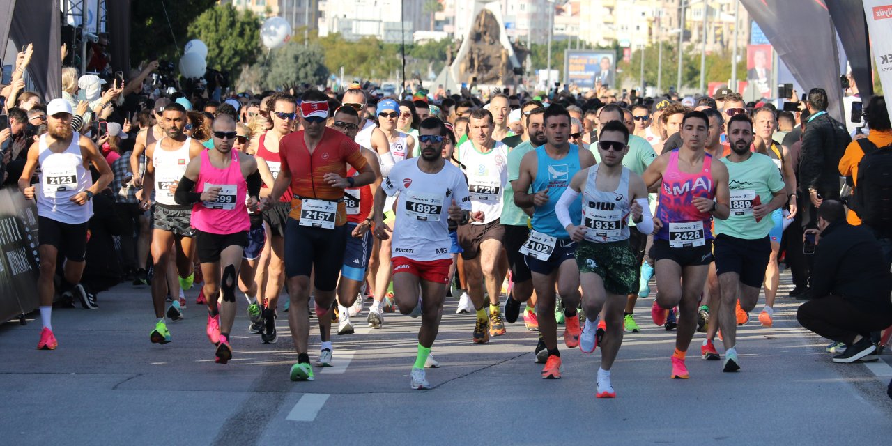 Runtalya Maratonu Heyecanla Koşuldu