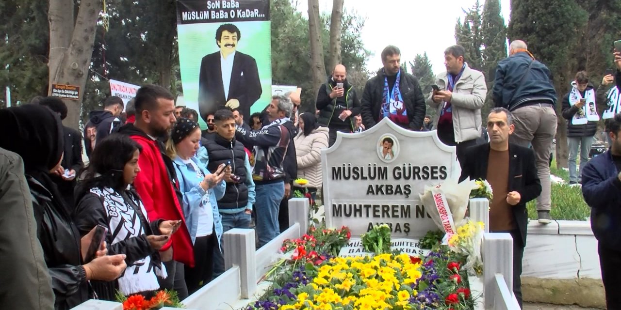 Müslüm Gürses Ölümünün 11. Yıldönümünde Mezarı Başında Anıldı